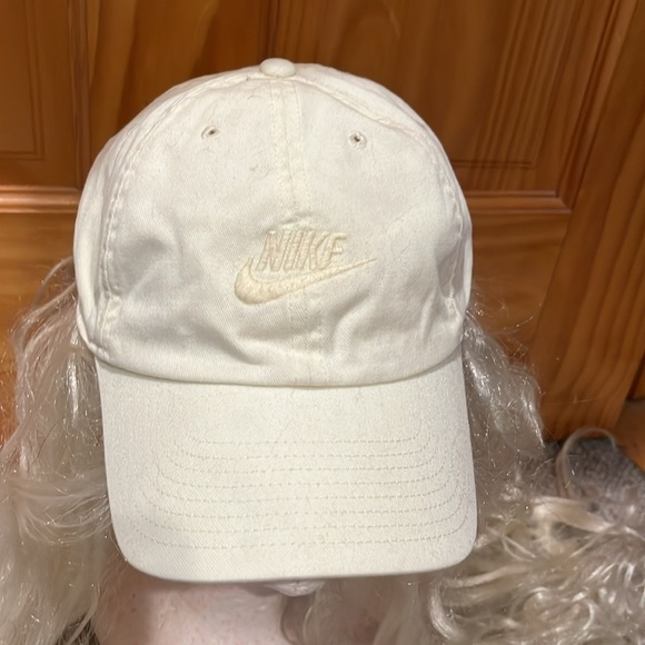 Nike Adjustable Hat - Picture 2 of 5